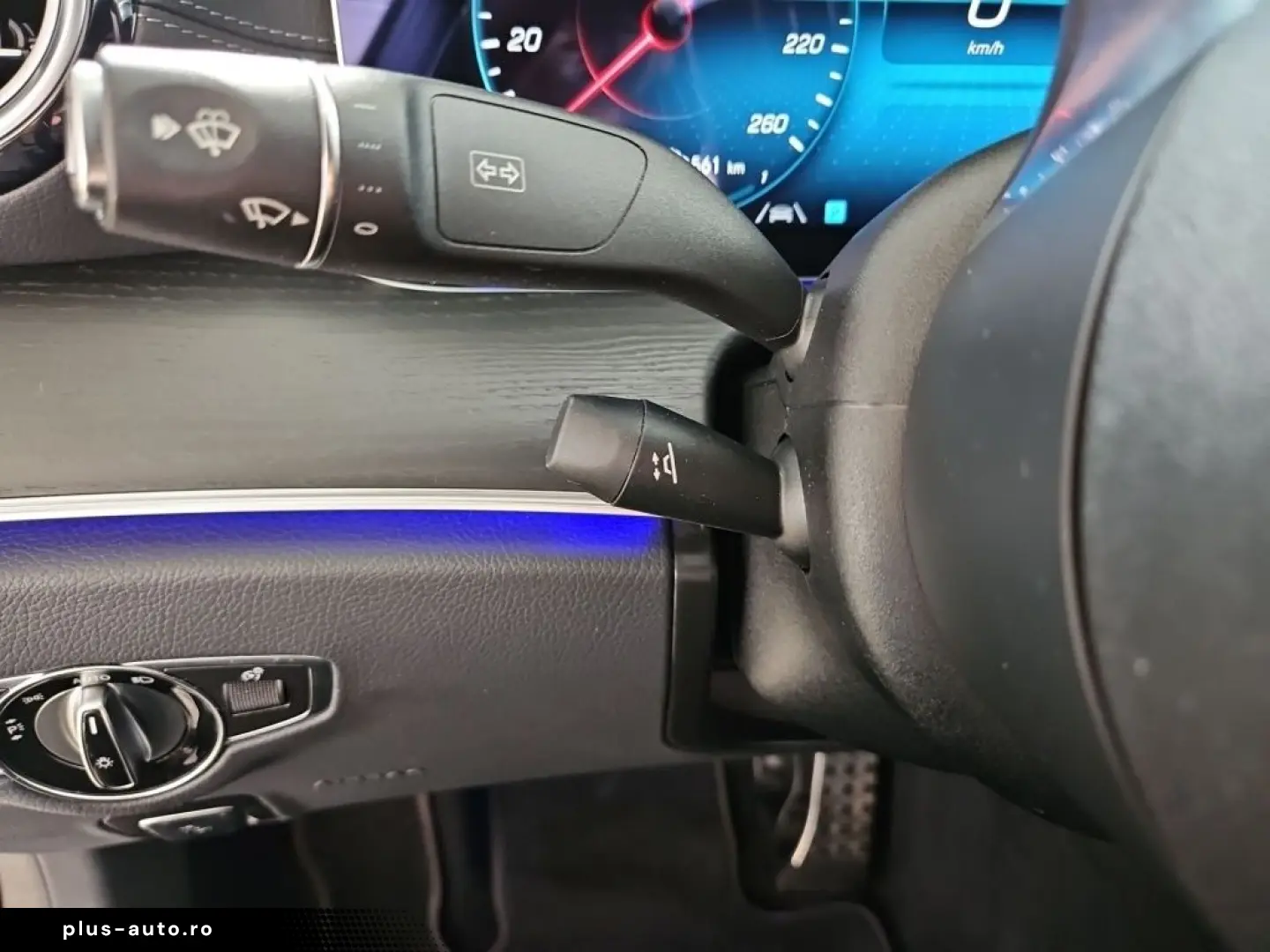 MERCEDES-BENZ E 300 e 4M AMG Night Distronic  LED 360  Burm.