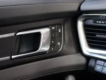 PORSCHE Panamera Sport Turismo 4.0 Turbo S E-Hybrid   70