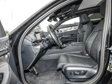 BMW 550e xDrive M Sport HUD PANO ACC AHK 360 KAM LM