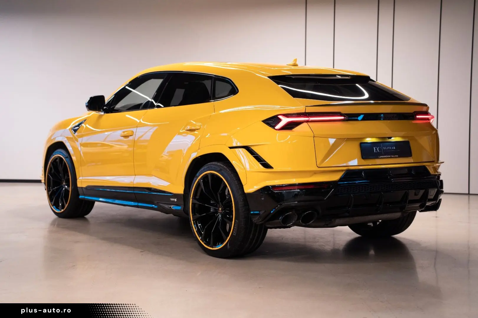LAMBORGHINI Urus S  Dark pack Carbon Pano Massage