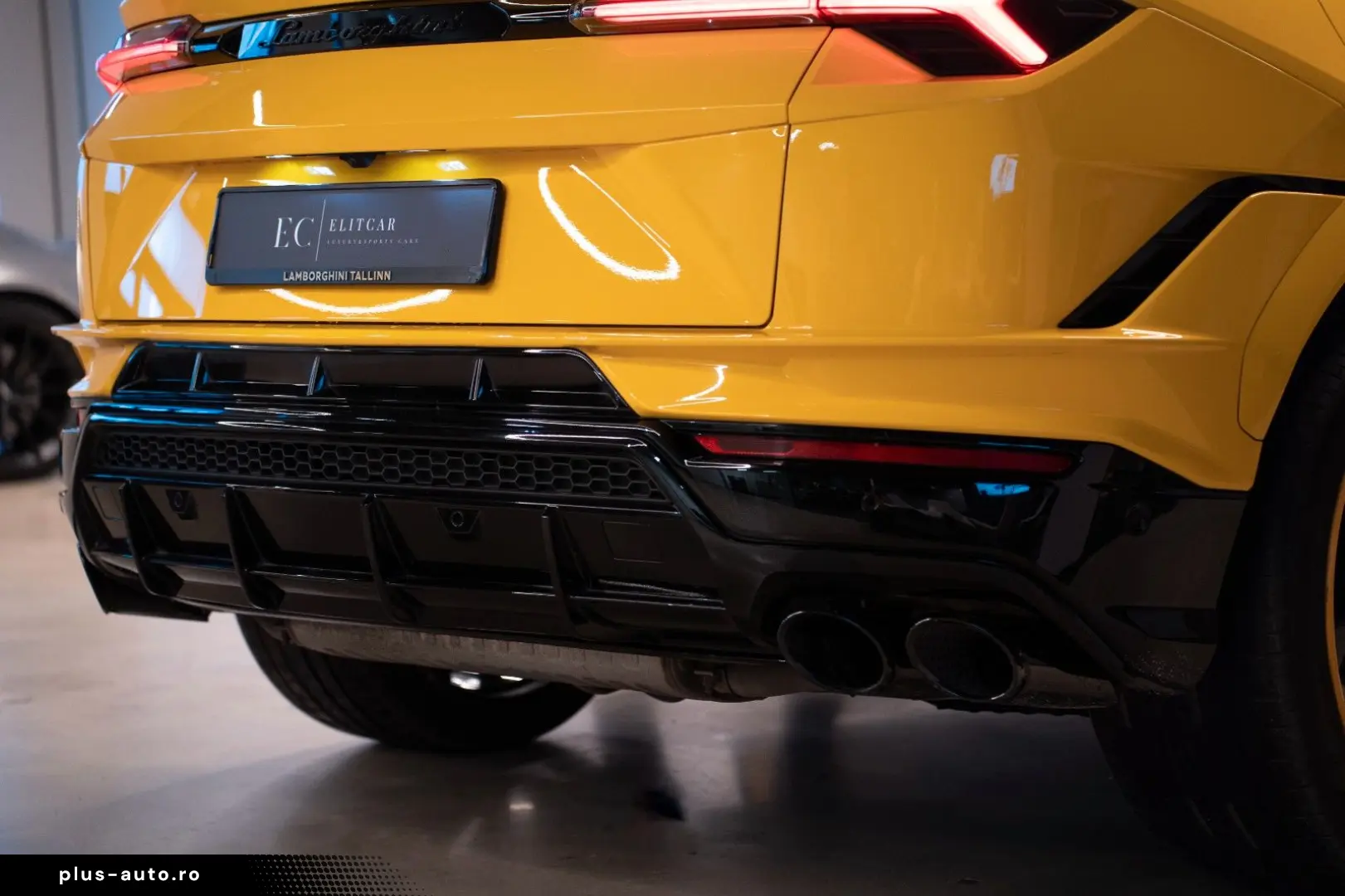 LAMBORGHINI Urus S  Dark pack Carbon Pano Massage