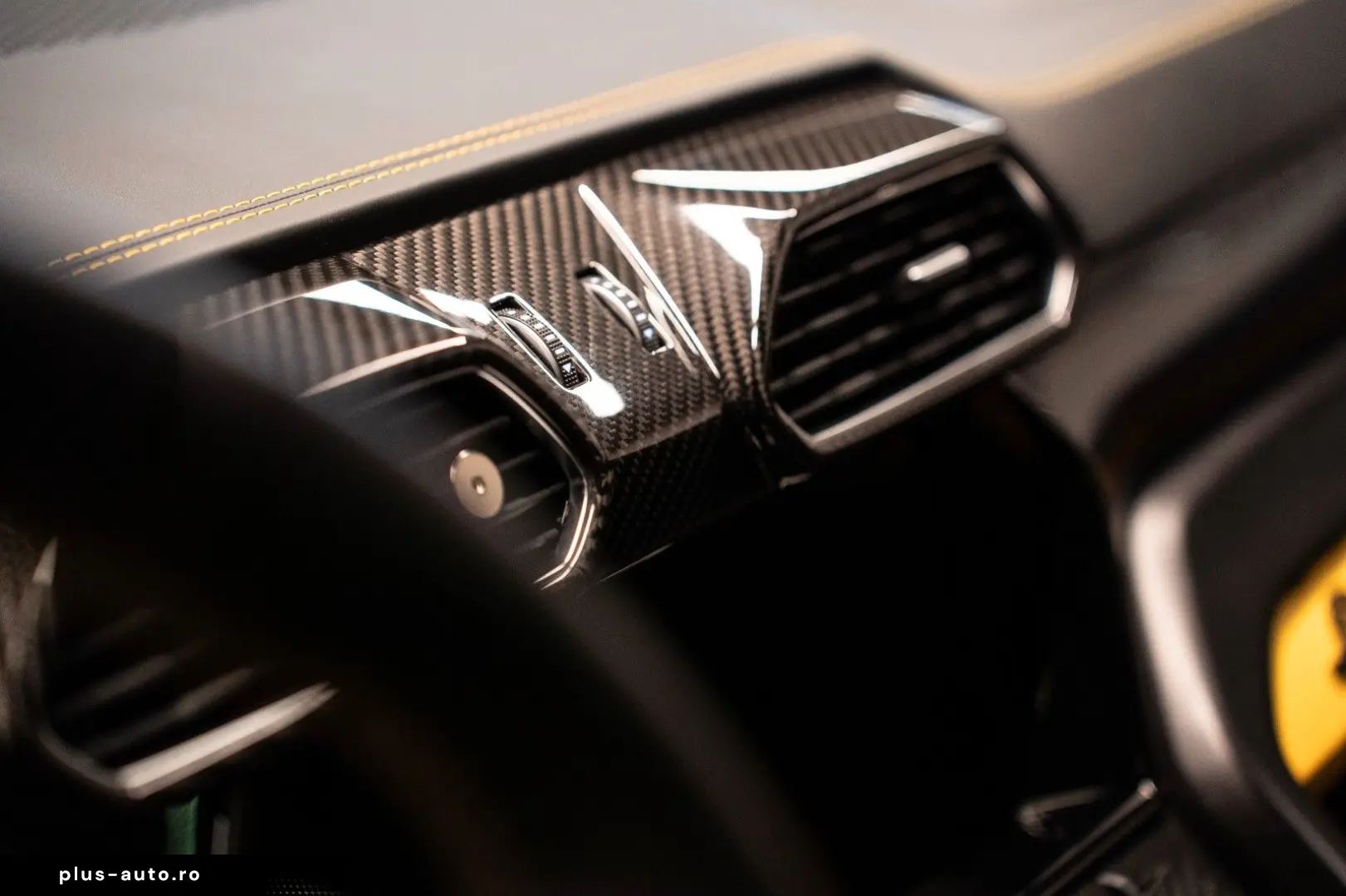 LAMBORGHINI Urus S  Dark pack Carbon Pano Massage