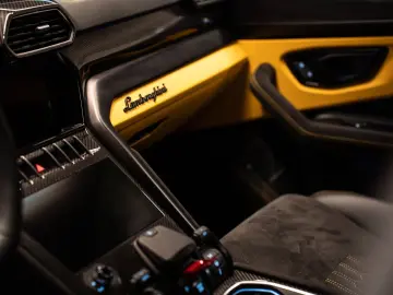 LAMBORGHINI Urus S  Dark pack Carbon Pano Massage