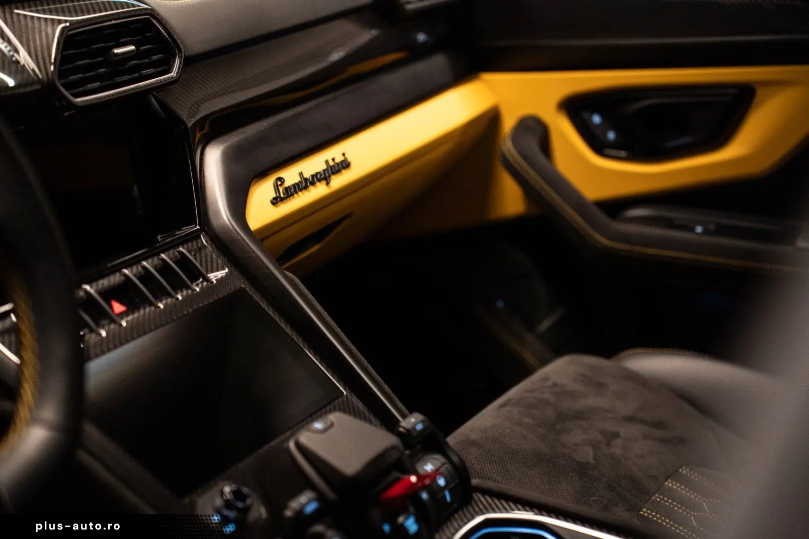 LAMBORGHINI Urus S  Dark pack Carbon Pano Massage