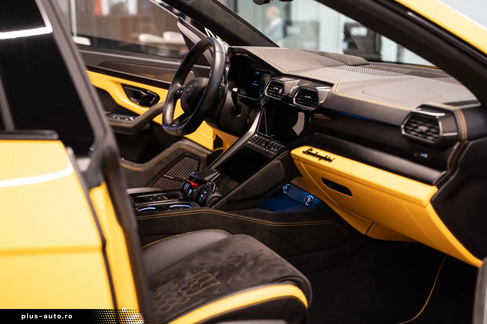 LAMBORGHINI Urus S  Dark pack Carbon Pano Massage