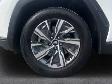 HYUNDAI Tucson 1.6 T-GDI HEV Select Navi RKam Klimaauto