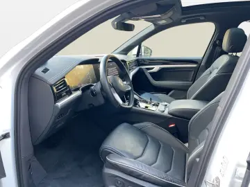 VW Touareg 3.0 TDI DSG 4Motion IQ.Light Matrix AHK