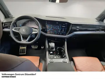 VW Touareg R-Line 3.0 V6 TDI 4MOTION Navigation