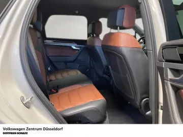 VW Touareg R-Line 3.0 V6 TDI 4MOTION Navigation