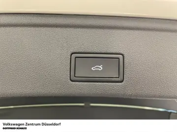 VW Touareg R-Line 3.0 V6 TDI 4MOTION Navigation