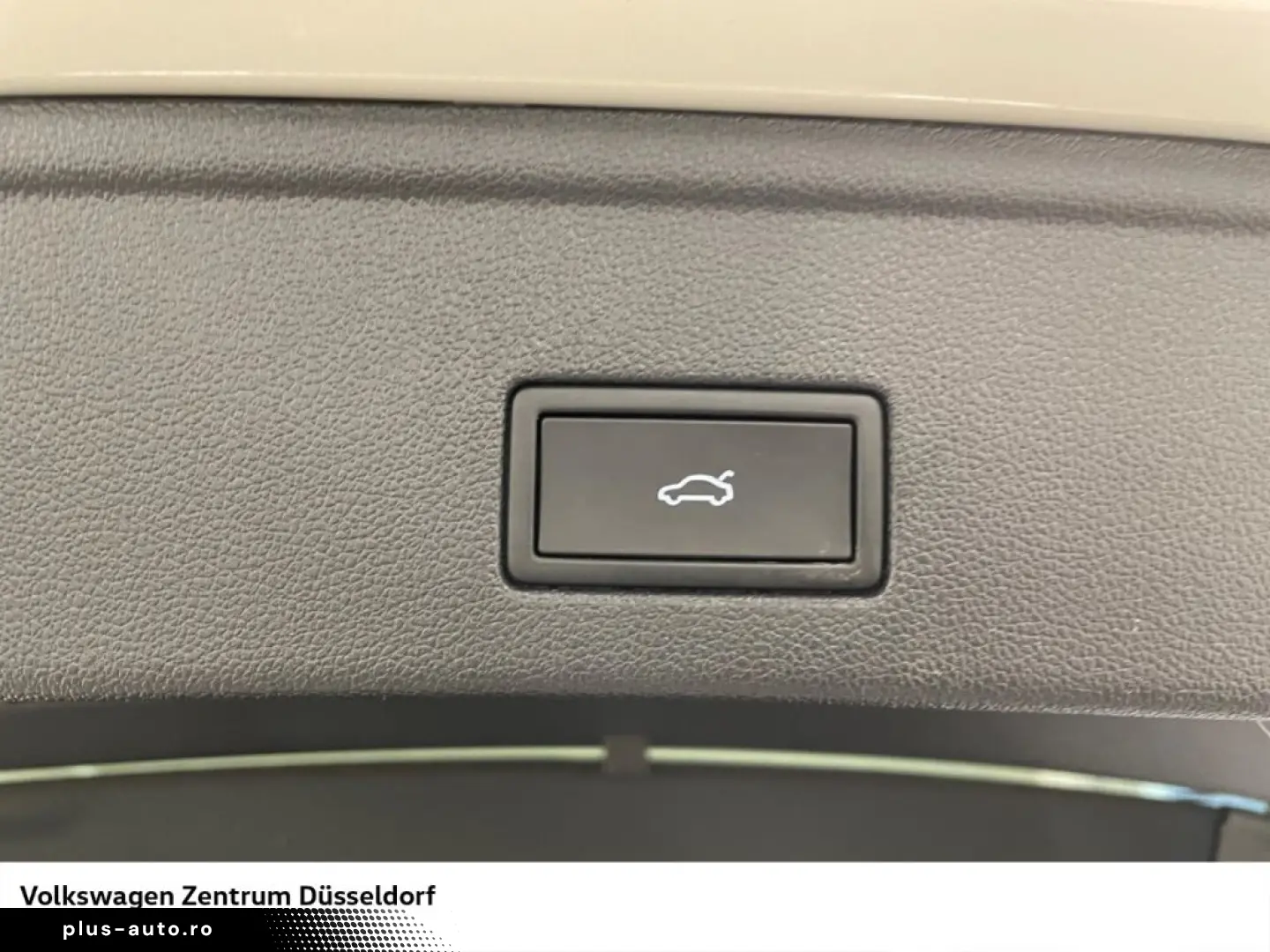 VW Touareg R-Line 3.0 V6 TDI 4MOTION Navigation