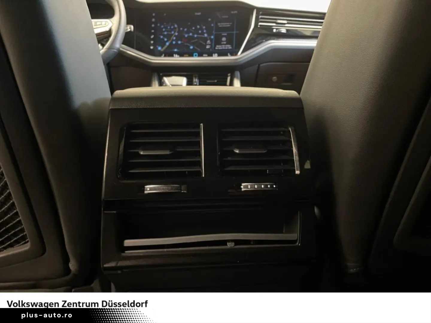 VW Touareg R-Line 3.0 V6 TDI 4MOTION Navigation