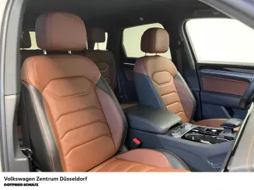VW Touareg R-Line 3.0 V6 TDI 4MOTION Navigation