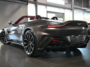 ASTON MARTIN V8 Vantage Roadster Magnetic Silver