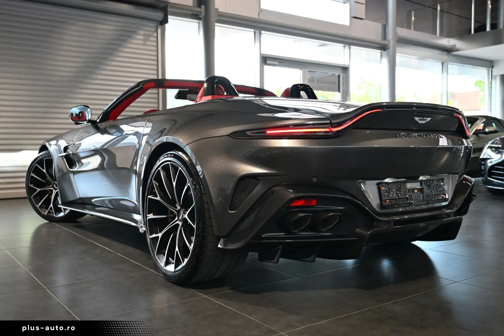 ASTON MARTIN V8 Vantage Roadster Magnetic Silver