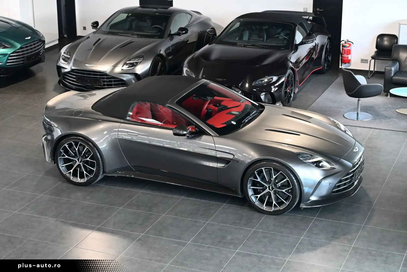ASTON MARTIN V8 Vantage Roadster Magnetic Silver
