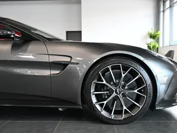 ASTON MARTIN V8 Vantage Roadster Magnetic Silver