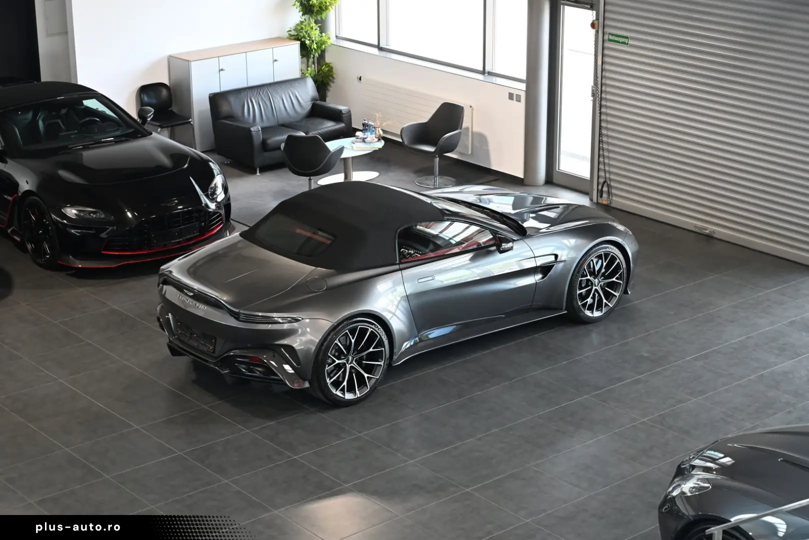 ASTON MARTIN V8 Vantage Roadster Magnetic Silver