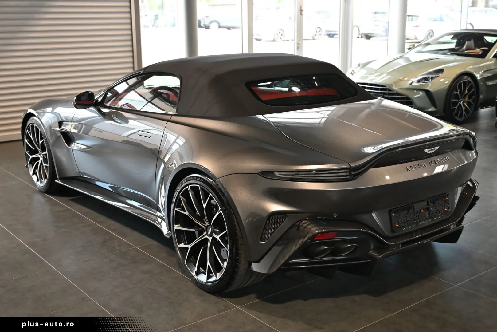 ASTON MARTIN V8 Vantage Roadster Magnetic Silver
