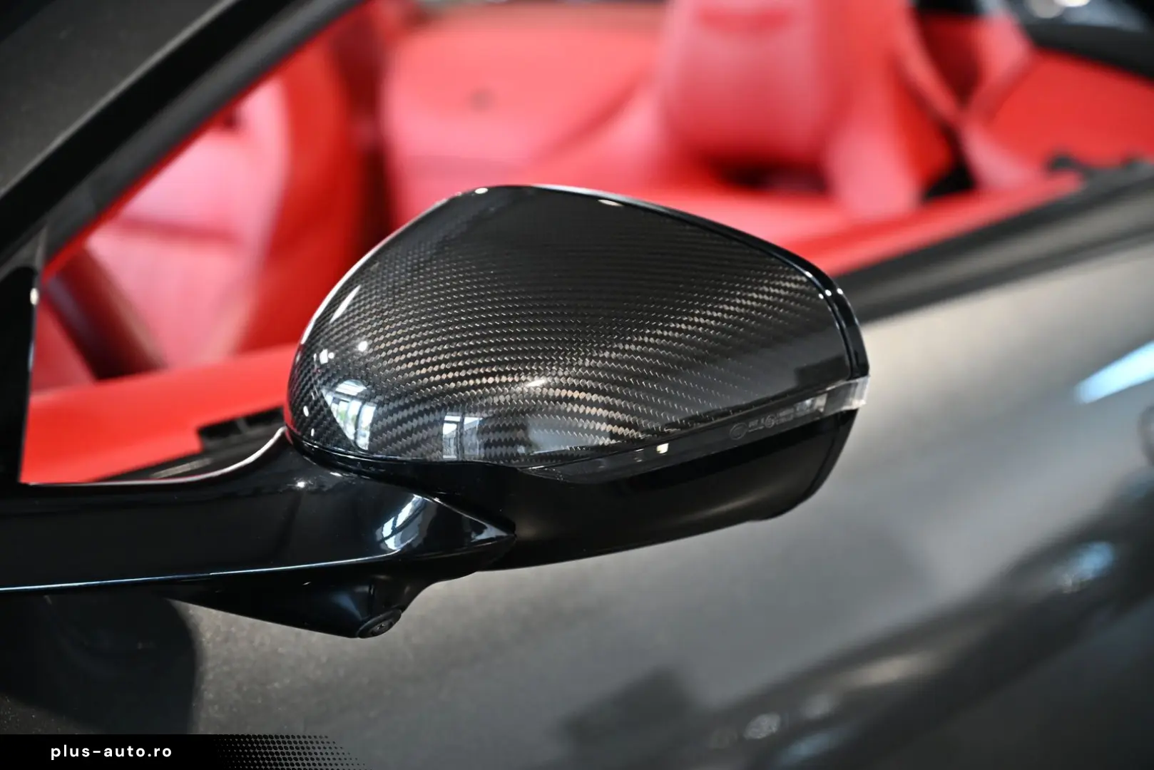 ASTON MARTIN V8 Vantage Roadster Magnetic Silver
