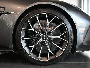 ASTON MARTIN V8 Vantage Roadster Magnetic Silver