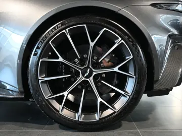 ASTON MARTIN V8 Vantage Roadster Magnetic Silver