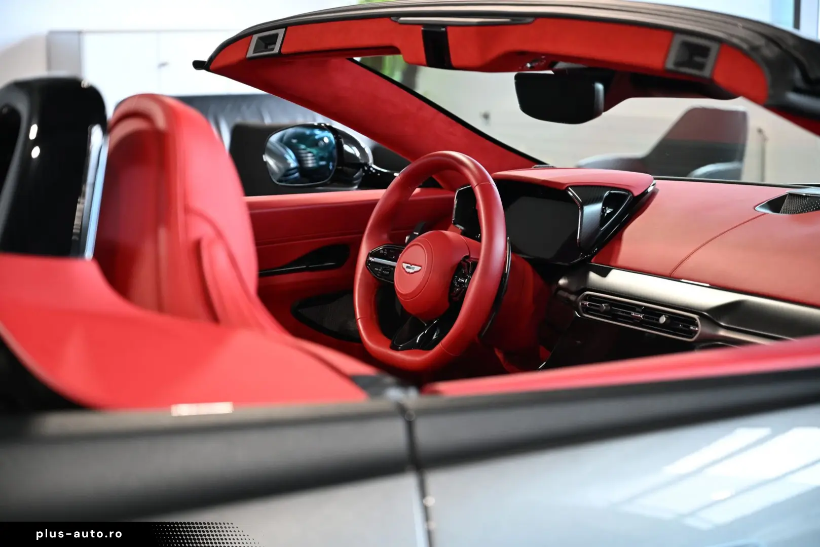ASTON MARTIN V8 Vantage Roadster Magnetic Silver