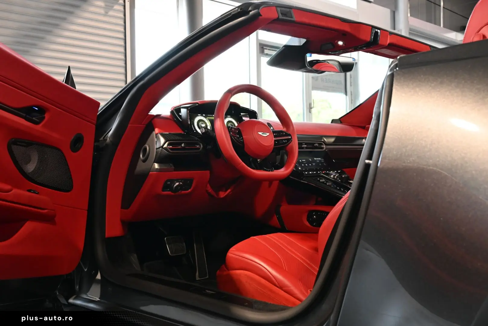 ASTON MARTIN V8 Vantage Roadster Magnetic Silver