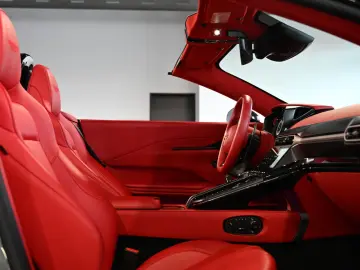 ASTON MARTIN V8 Vantage Roadster Magnetic Silver