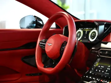ASTON MARTIN V8 Vantage Roadster Magnetic Silver