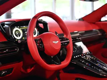ASTON MARTIN V8 Vantage Roadster Magnetic Silver