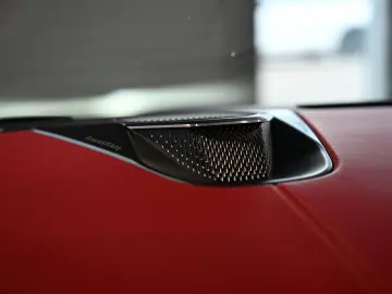 ASTON MARTIN V8 Vantage Roadster Magnetic Silver