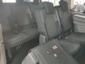 Volkswagen T7 Caravelle e-Caravelle Life LR 8Sitze
