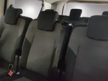 Volkswagen T7 Caravelle e-Caravelle Life LR 8Sitze