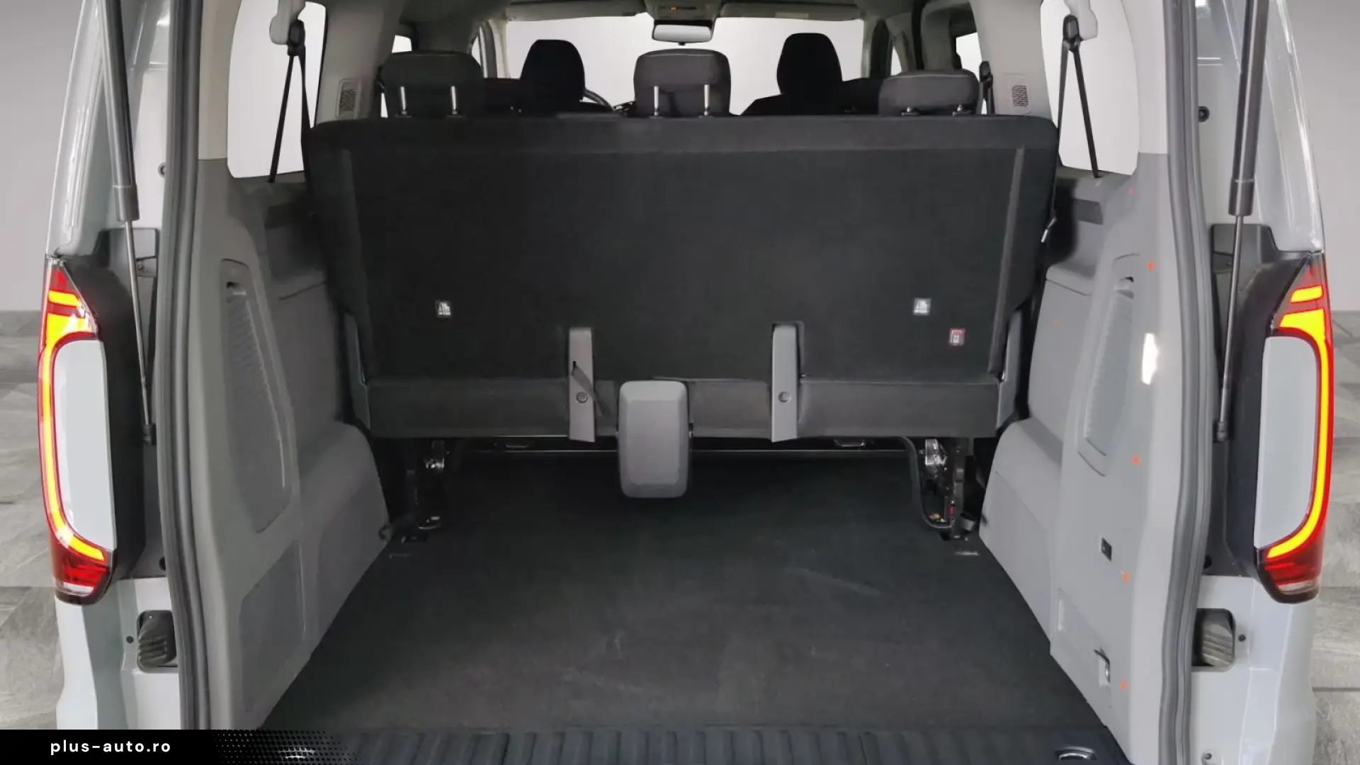 Volkswagen T7 Caravelle e-Caravelle Life LR 8Sitze