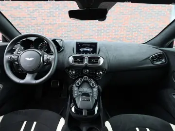 ASTON MARTIN Vantage 4.0 V8   Q Special - 360 camera