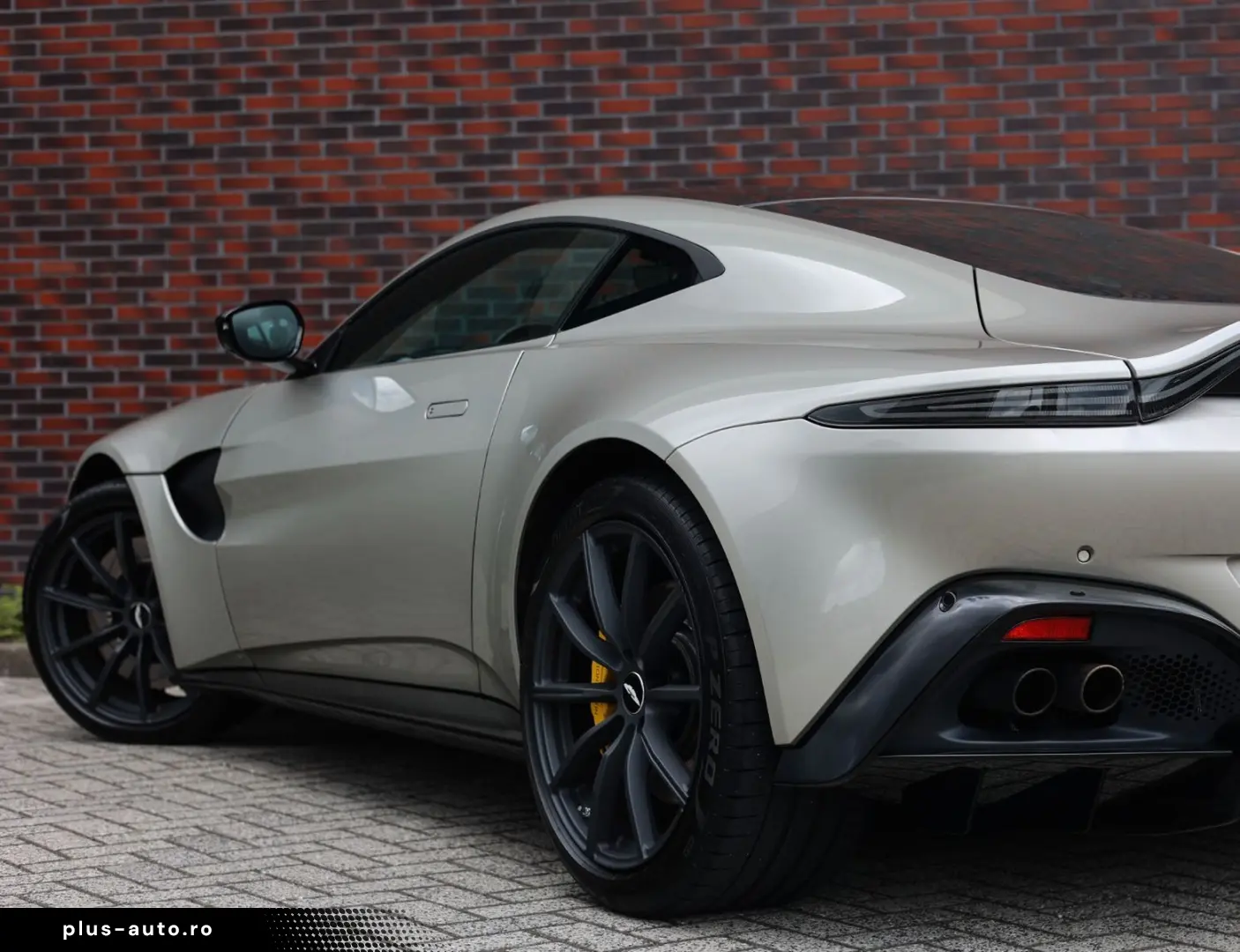 ASTON MARTIN Vantage 4.0 V8   Q Special - 360 camera