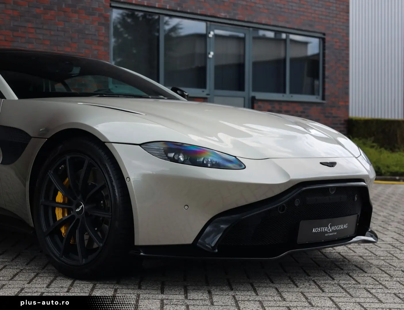 ASTON MARTIN Vantage 4.0 V8   Q Special - 360 camera