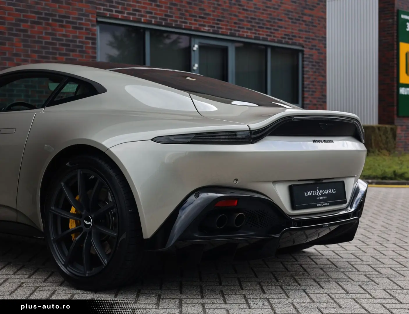 ASTON MARTIN Vantage 4.0 V8   Q Special - 360 camera