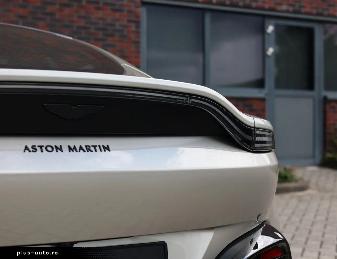 ASTON MARTIN Vantage 4.0 V8   Q Special - 360 camera