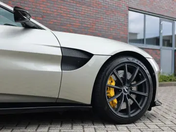 ASTON MARTIN Vantage 4.0 V8   Q Special - 360 camera