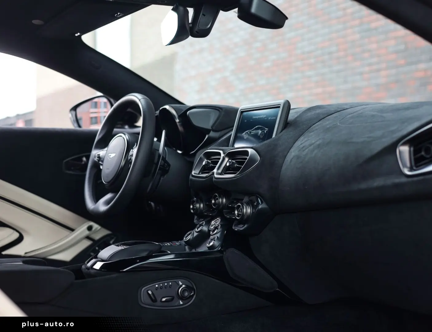 ASTON MARTIN Vantage 4.0 V8   Q Special - 360 camera