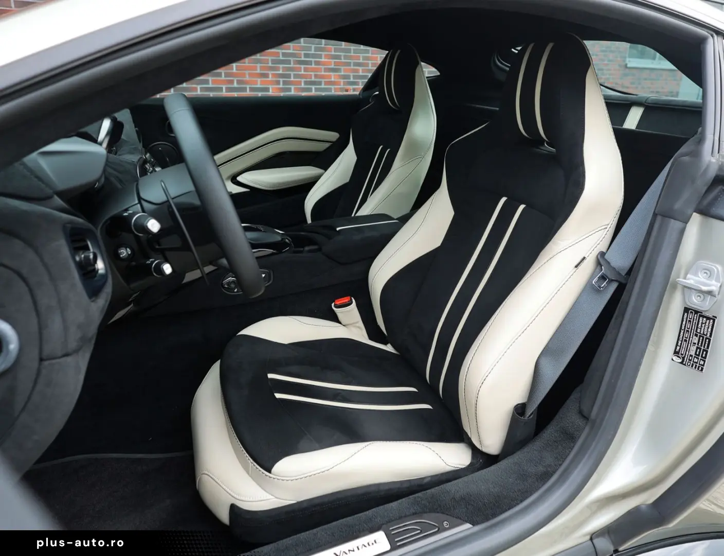 ASTON MARTIN Vantage 4.0 V8   Q Special - 360 camera