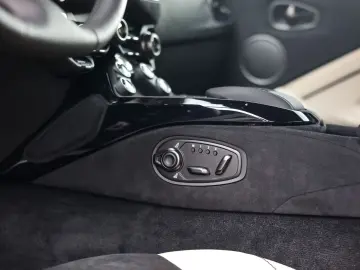 ASTON MARTIN Vantage 4.0 V8   Q Special - 360 camera