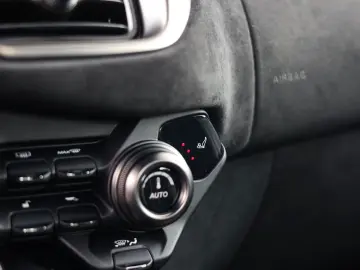 ASTON MARTIN Vantage 4.0 V8   Q Special - 360 camera