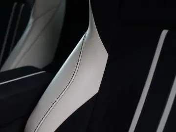 ASTON MARTIN Vantage 4.0 V8   Q Special - 360 camera