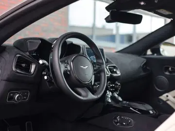 ASTON MARTIN Vantage 4.0 V8   Q Special - 360 camera