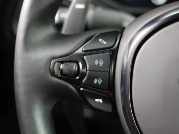 ASTON MARTIN Vantage 4.0 V8   Q Special - 360 camera