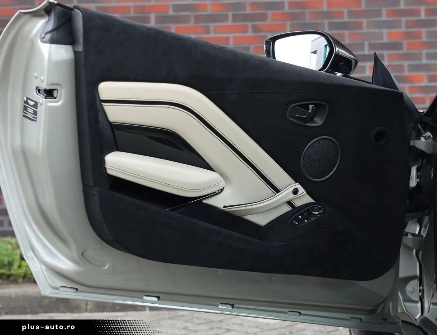ASTON MARTIN Vantage 4.0 V8   Q Special - 360 camera