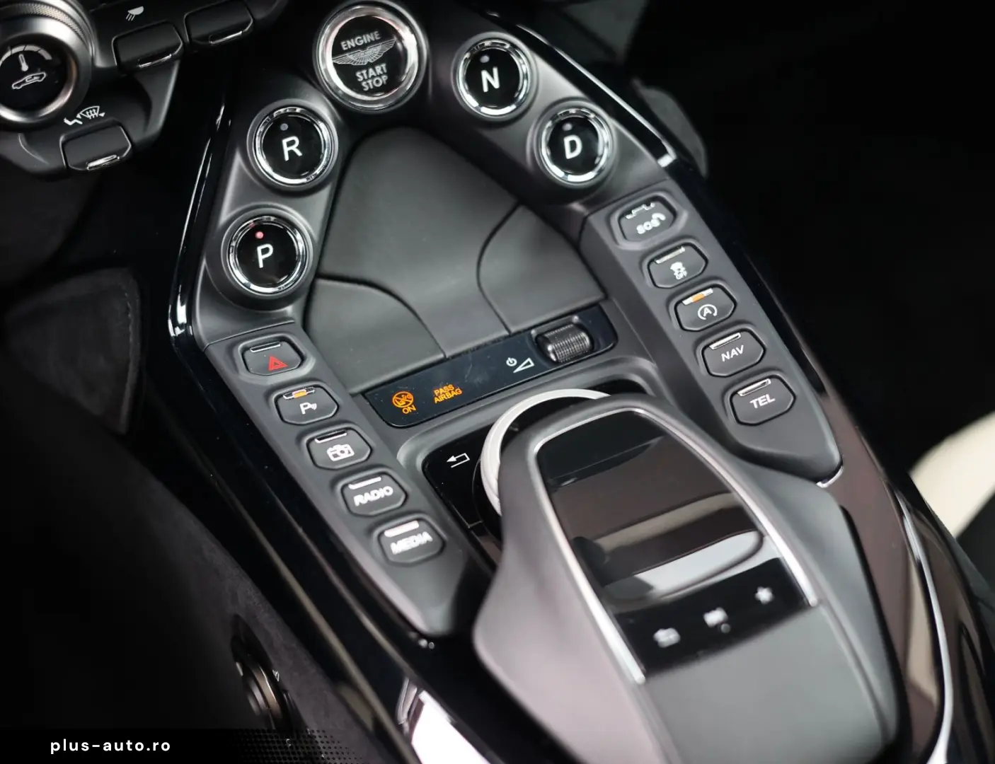 ASTON MARTIN Vantage 4.0 V8   Q Special - 360 camera
